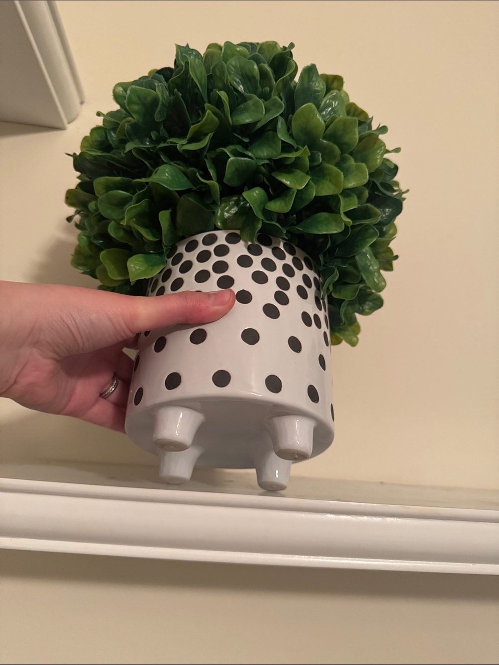 Artificial boxwood topiary ball planter - Picture 5 of 5
